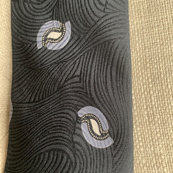 Giorgio Armani Silk Tie Made in Italy Black with Grey pattern - Picture 6 of 15